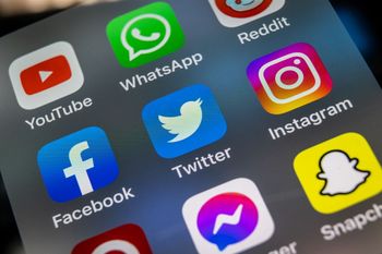 Ograniczenie mediów społecznościowych dla młodzieży? Trwają prace
