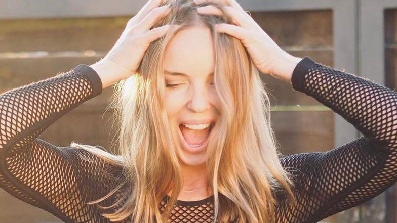 Agnieszka Włodarczyk dumnie chwali się odsłoniętym brzuchem