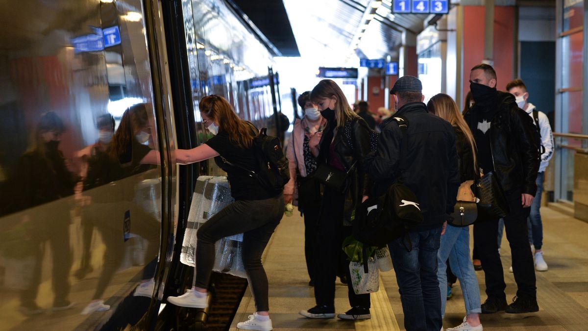 W marcu zanotowano najwięcej pasażerów kolei w ciągu jednego miesiąca od stycznia 2020 r.