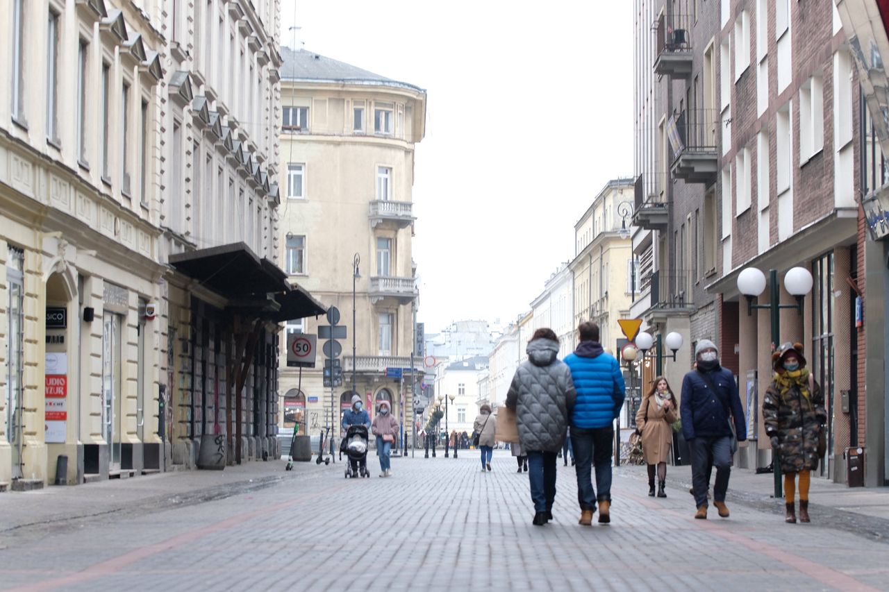 Warszawa. Pogoda. W poniedziałek słońce zza chmur