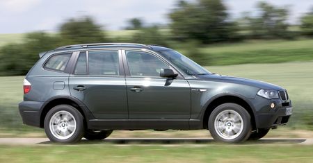 Używane BMW X3 (E83) to niezły SUV za nieduże pieniądze. Sprawdź na co trzeba uważać