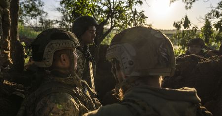 Oczy wszystkich zwrócone na Ukrainę. Generał o "przeszkodach"