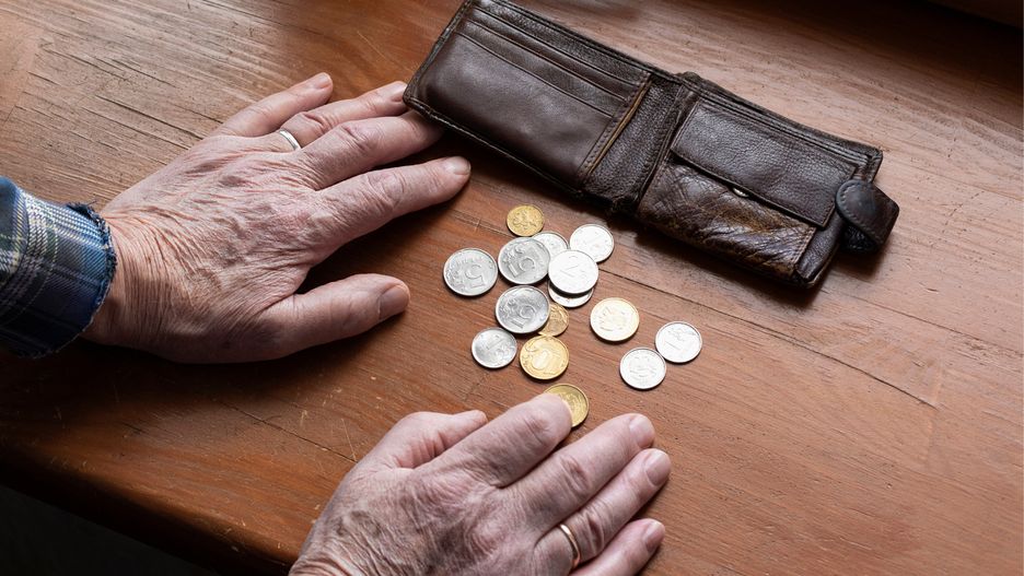 Seniorzy często padają ofiarą oszustów
