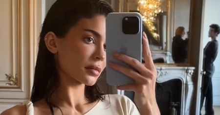 Kylie Jenner przyłapana w "nagiej" sukience. Robiła piorunujące wrażenie
