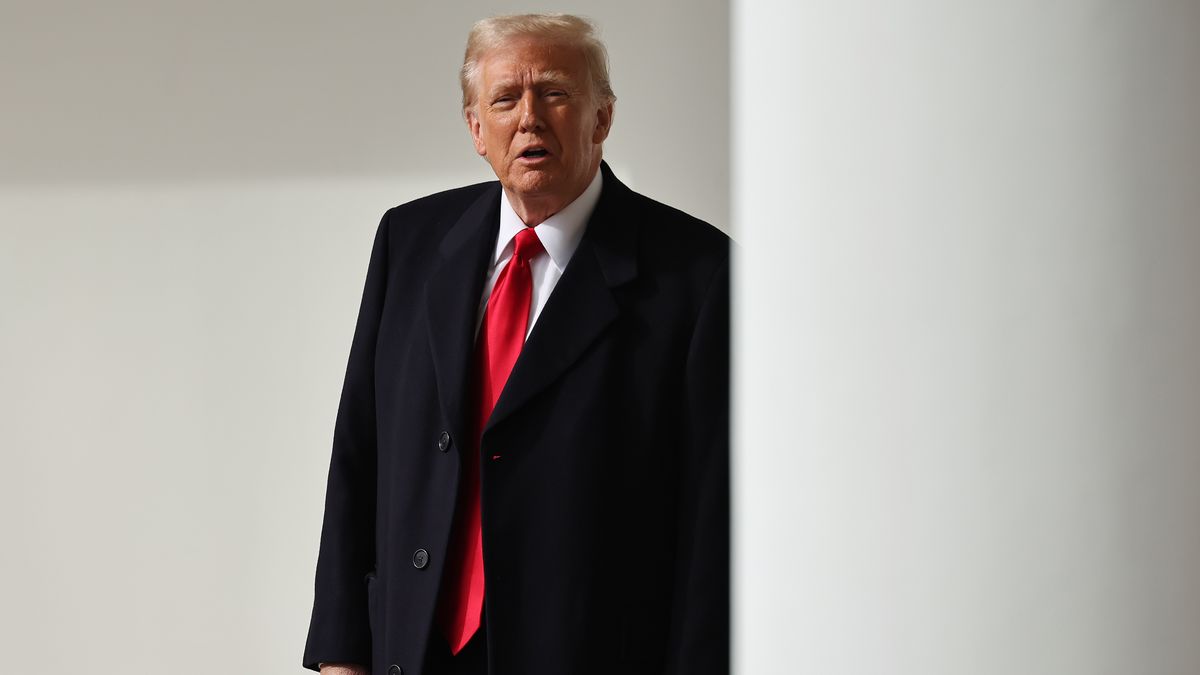 Nie "złoty" a "pozłacany" wiek Ameryki? "Economist" punktuje Trumpa