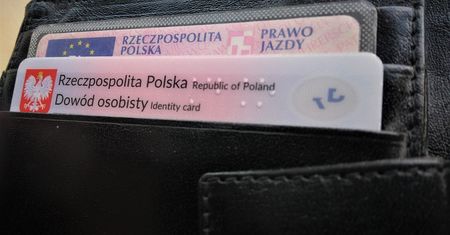 4 razy próbował zdać egzamin na prawo jazdy za kolegę. Trafił w ręce policji