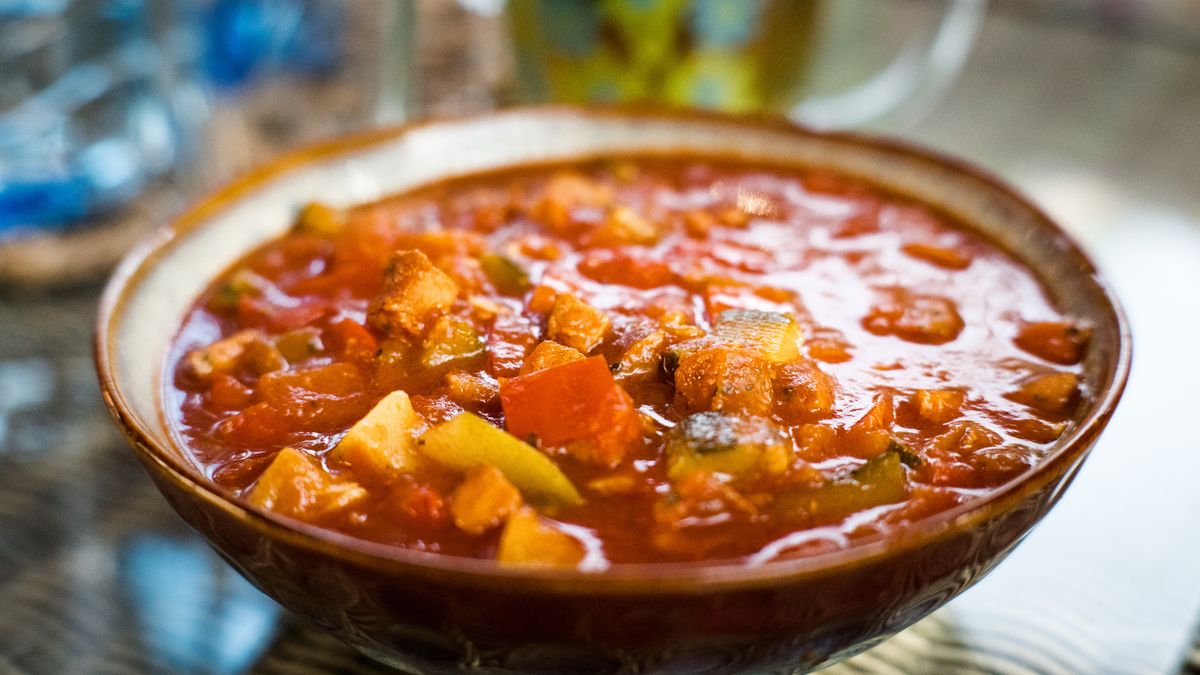 Gulasz warzywny z wędzoną papryką