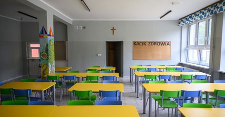 Czy prace domowe wrócą do szkół? Polacy na "tak"