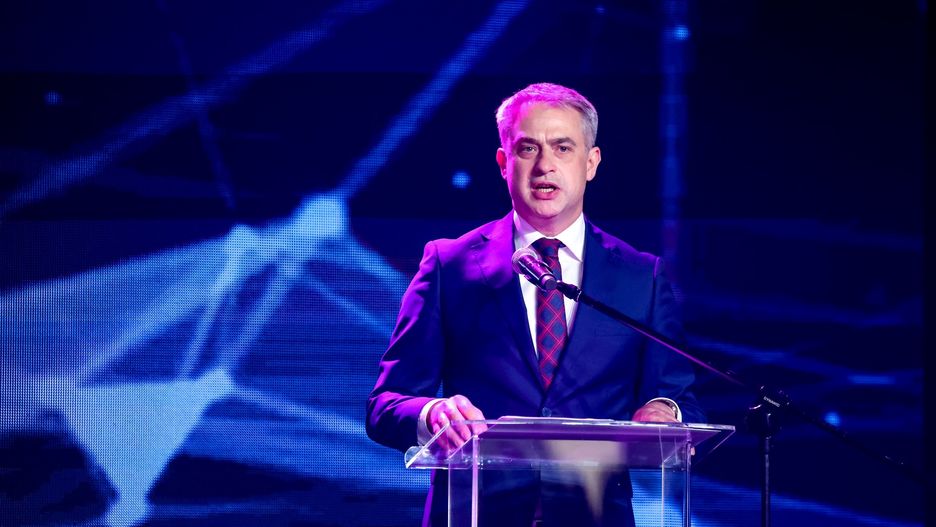 Wicepremier Krzysztof Gawkowski ujawnia, że według ustaleń polskich służb za cyberatakami i próbami ataku na infrastrukturę krytyczną stoi rosyjska GRU