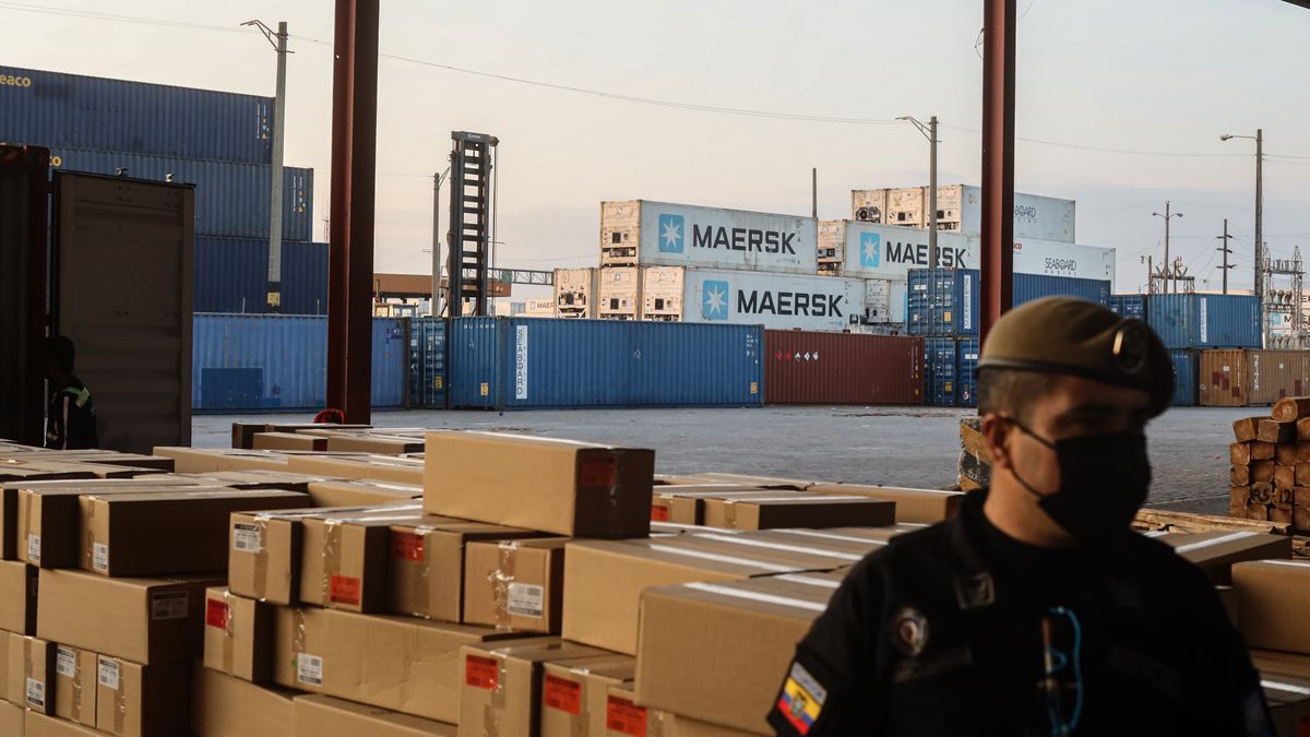 Police Operations Around The Port Of Guayaquil To Combat Drug Trafficking
Bloomberg
ecuadorian, americas, police, law enforcement, justice, anti-narcotics, south american, crime police, latin, latam
