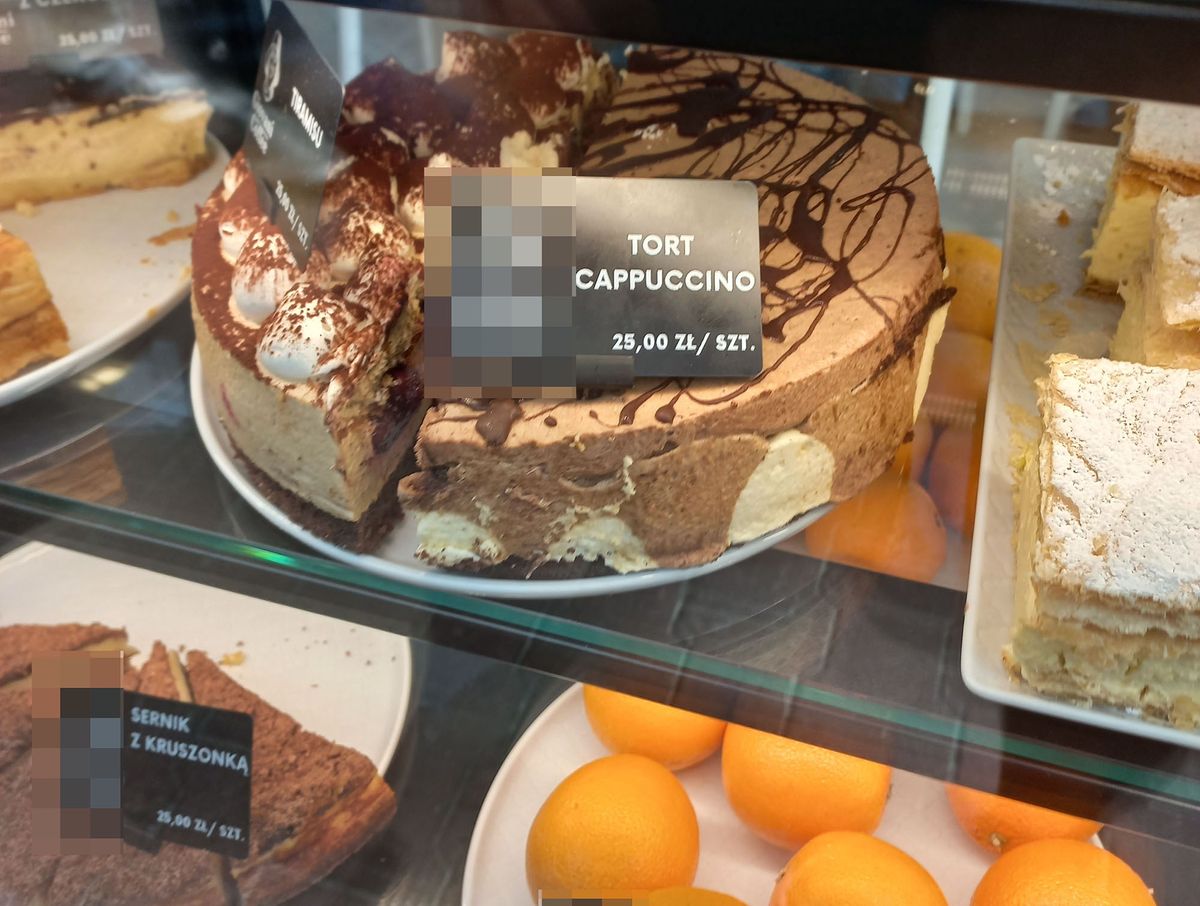 Cena za kawałek tortu zaskoczyła klienta
