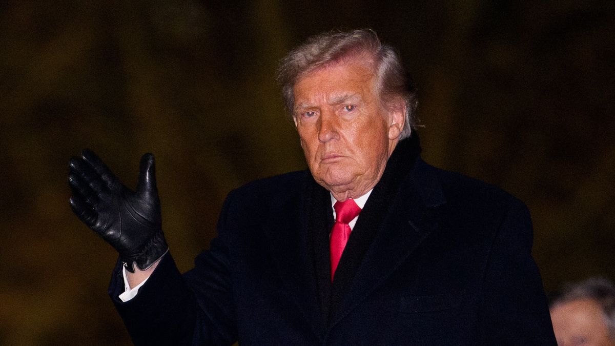 US President Donald Trump returns to the White House in Washington, DC
epa12663009 United States President Donald Trump waves as he arrives at the White House in Washington, DC, USA, 20 January 2026.  EPA/Aaron Schwartz / POOL 
Dostawca: PAP/EPA.
Aaron Schwartz / POOL
45th President, 47th President, 2026, America, American, Americas, Chief Executive, Commander-in-Chief, DC, Donald John Trump, Donald Trump, government, inside the Beltway, leaders, meeting, national, news, North America, people, political, politicians, politics, POTUS, President Trump, presidential, the District, The Donald, U.S., United States, United States of America, US, USA, Washington, Washington DC, White House