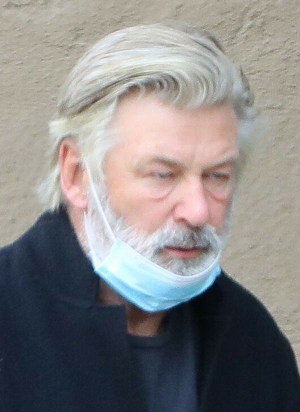 Alec Baldwin na spotkaniu z rodziną Halyny Hutchins