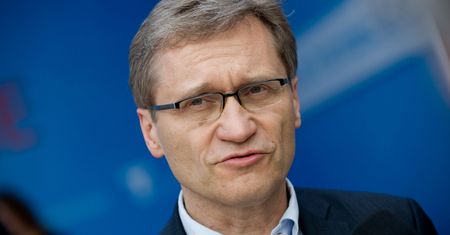 Szczepienia poza kolejnością. Rektor WUM wydaje oświadczenie