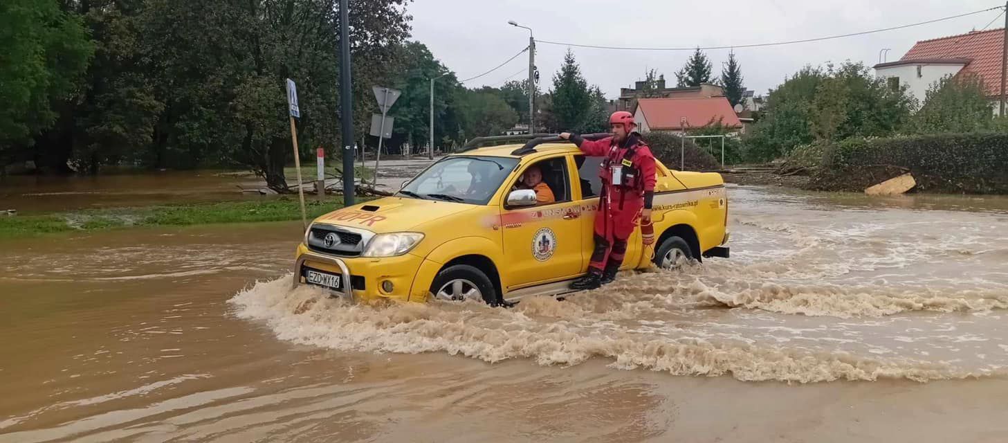 Przez Nysę przetoczyła się powódź. Konieczna była ewakuacja pacjentów ze szpitala