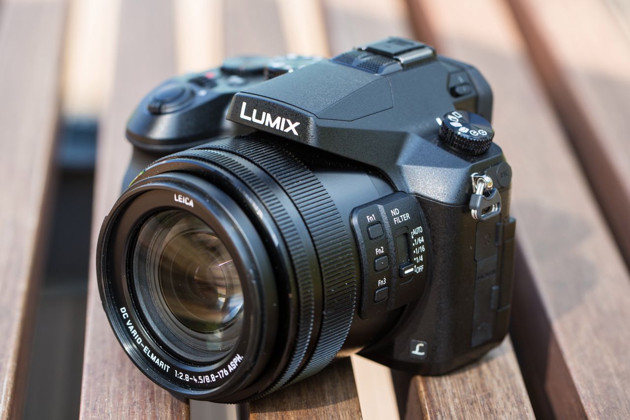 Panasonic FZ2000