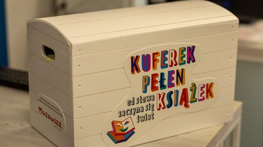 Kuferek pełen książek
