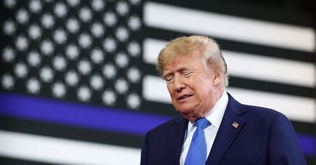 Trump podniesie cła. Kanada grozi odcięciem prądu i minerałów