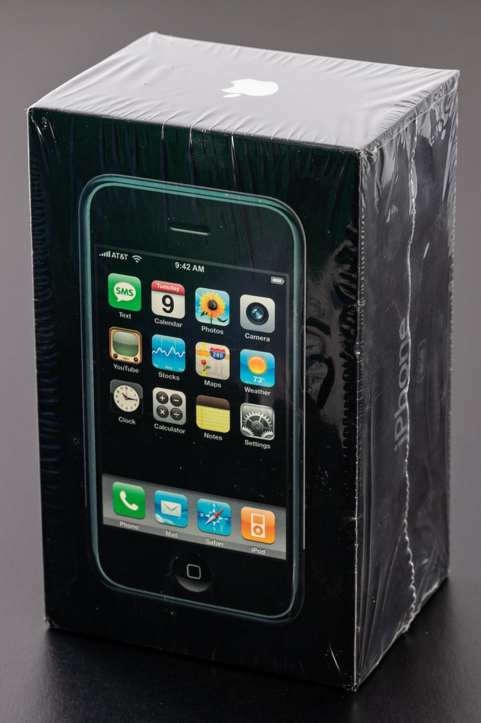 Pierwszy iPhone wart ponad 280 tys. zł