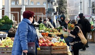 Przyjeżdżają autokarami z Niemiec. "Widać, że u nich coraz gorzej"