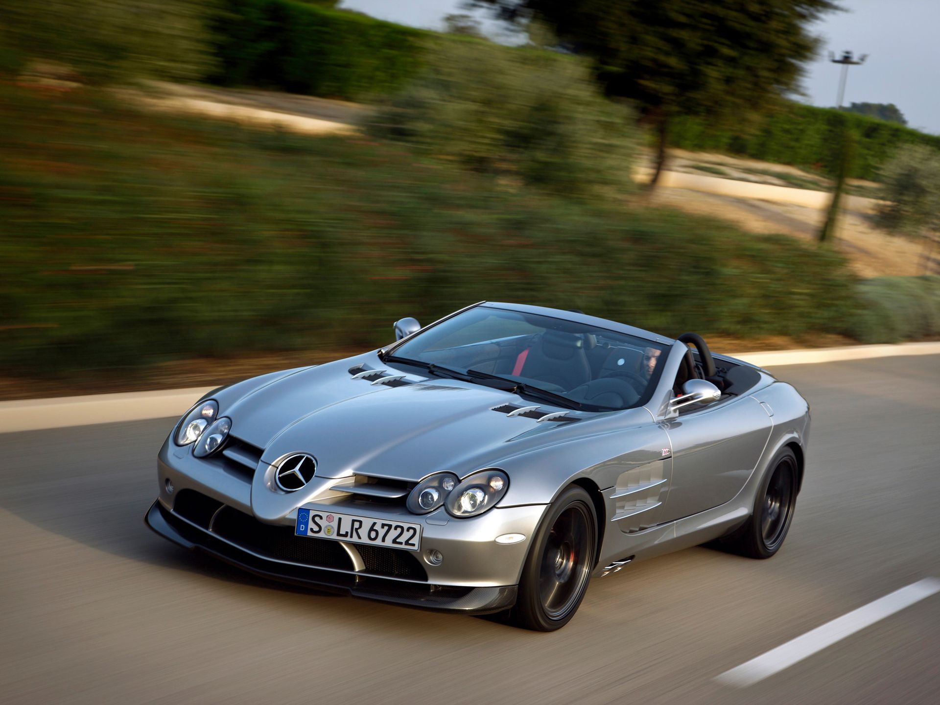 Pokolenie wcześniej: Mercedes-Benz SLR McLaren 41