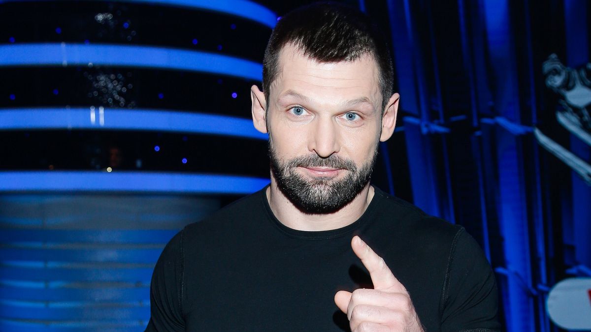 broda, koszulka czarna, luty 2019, Wielki Test - Sportowiec stulecia, gest, palec