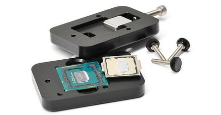 Intel Core i9-9900K jednak z lutem - zdjęcia "skalpowanego" procesora