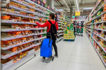 Porównali ceny w sklepach. Oto najtańsza sieć handlowa w lutym