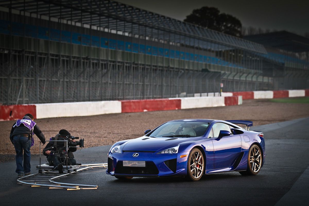 Lexus LFA w Silverstone - konkurs Facebook