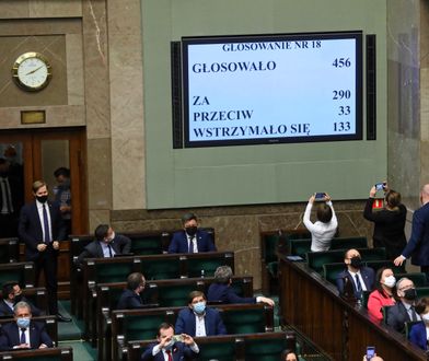 Burza po głosowaniu ws. Funduszu Odbudowy. Co z posłami, którzy złamali dyscyplinę klubową?