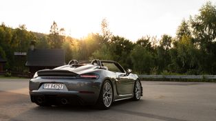 Mówiono o powrocie spalinówki do Boxstera i Caymana. Porsche rozwiewa wątpliwości