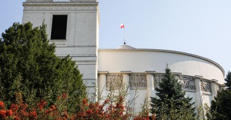 Ceny niższe niż w barze mlecznym. Wstęp tylko dla posłów