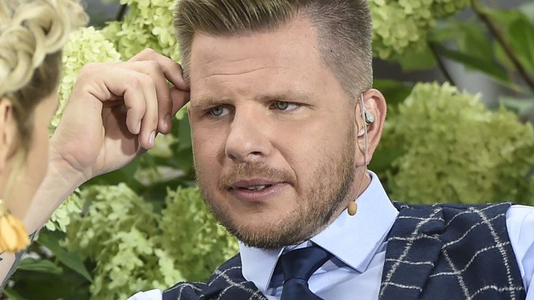 Prezenter "Dzień Dobry TVN" naśmiewa się z Sylwestra TVP