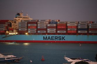 Cios w światowy transport. Wielki kontenerowiec zaatakowany