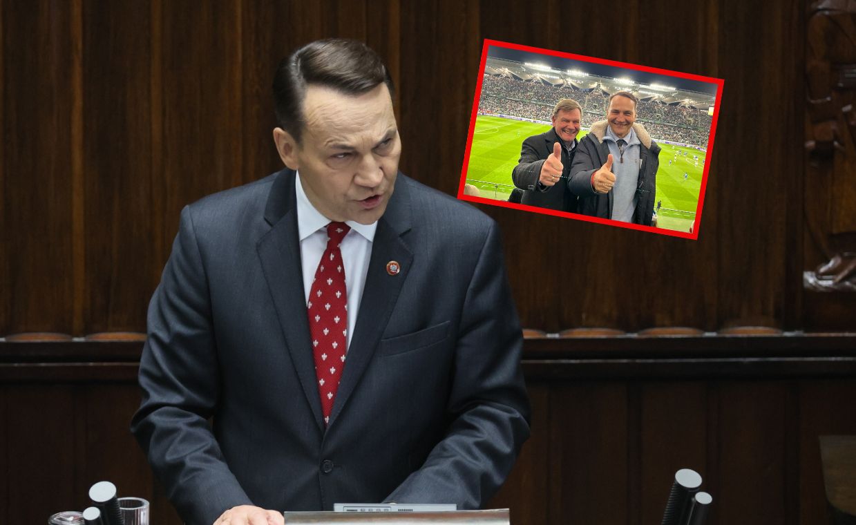 Dyplomacja futbolowa. Sikorski pokazał niemieckiemu politykowi Żyletę
