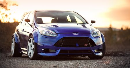Focus RS opóźniony, Mondeo przodem