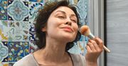 Co to jest strobing? Nowa metoda na konturowanie twarzy odejmuje kilogramów