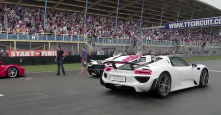 Porsche 918 Spyder, McLaren P1, Koenigsegg Agera R i LaFerrari na torze