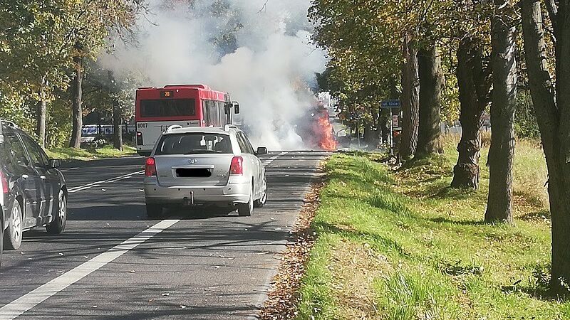 Pożar mercedesa na al. Kraśnickiej