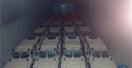 Ponad setka pojazdów czeka w magazynie. Miały trafić do Libii, może je dostać Ukraina