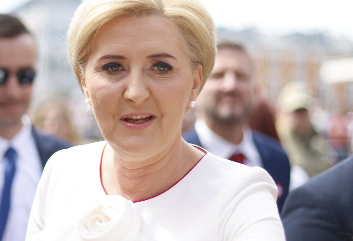 Agata Duda eksperymentuje z modną paletą barw