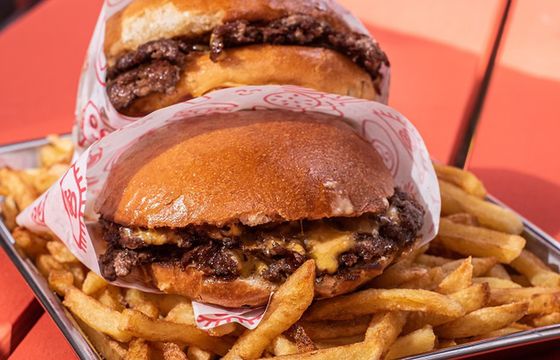 Agencja Od kuchni wprowadzi na rynek markę Smashny Burger