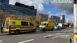 Warszawa: Mężczyzna wjechał w motocyklistę i potrącił troje pieszych