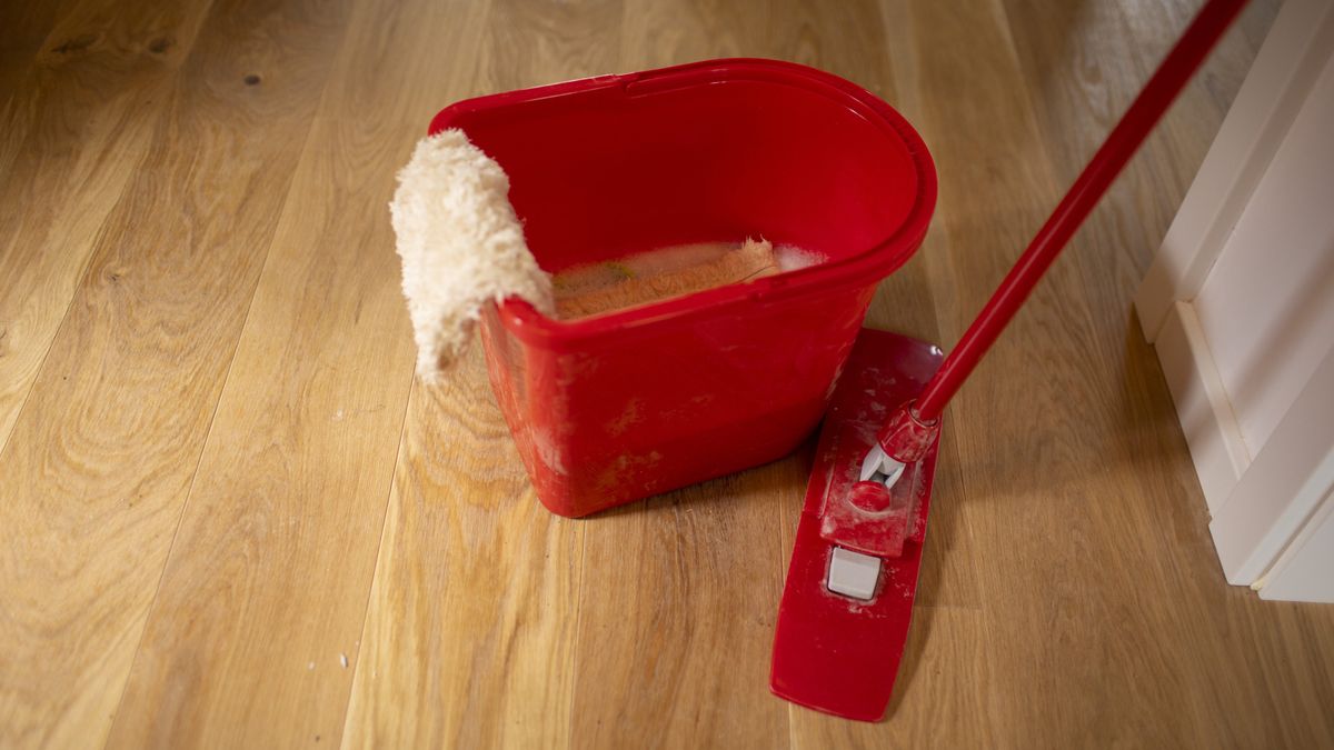 Zrób sama skuteczny płyn do mycia podłóg