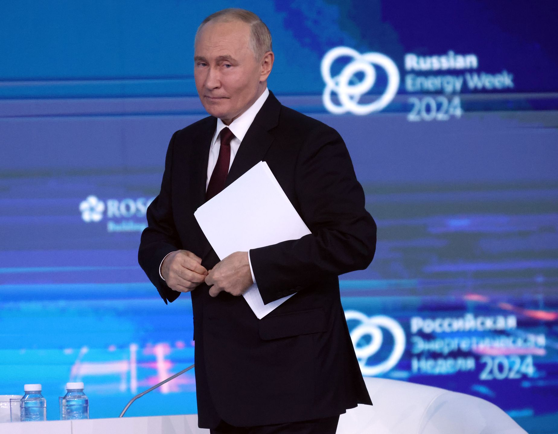MOSCOW, RUSSIA - SEPTEMBER 26: (RUSSIA OUT) Russian President Vladimir Putin leaves the stage during the plenary session of the Russian Energy Week 2024 on September 26, 2024, in Moscow, Russia. (Photo by Contributor/Getty Images)