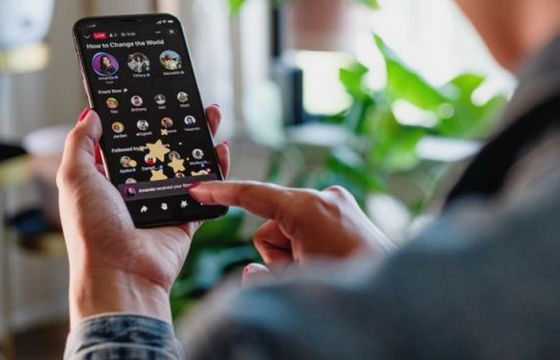 Facebook wprowadza pokoje audio i dodatkowe opcje w podcastach