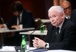 Kaczyński złożył życzenia Polakom. W tle kot i bombka w kształcie kaczki