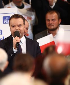 Polacy dostali dziwne SMS-y. "GłosujNaPiS!"