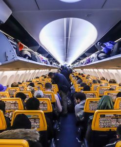 Koszmar na pokładzie Ryanaira. Pijany Brytyjczyk odgryzł kawałek ucha pasażerowi