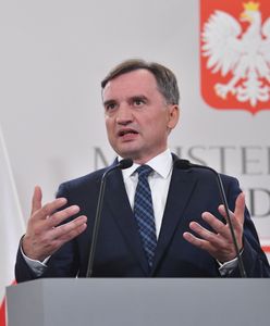 Ziobro krytykuje uległość rządu ws. KE. Jabłoński apeluje o solidarność